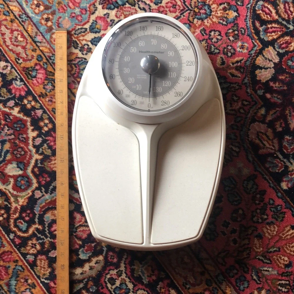 Professional vintage bathroom scale for your body weight - Picture 2 of 8